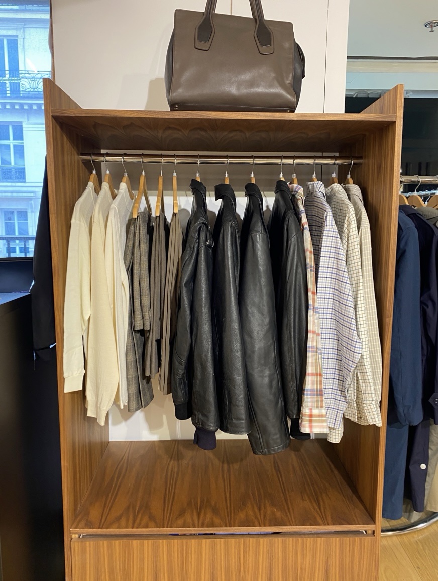 Portants de boutique en bois sur mesure : 2 tailles possibles – Image 5