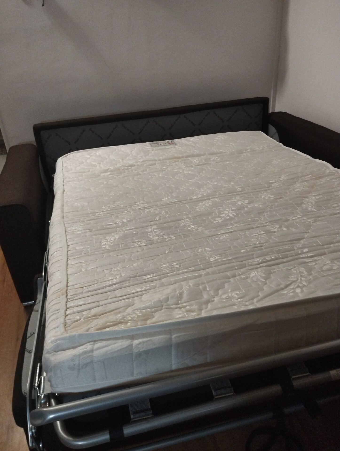 Canapé convertible 3places – Image 4