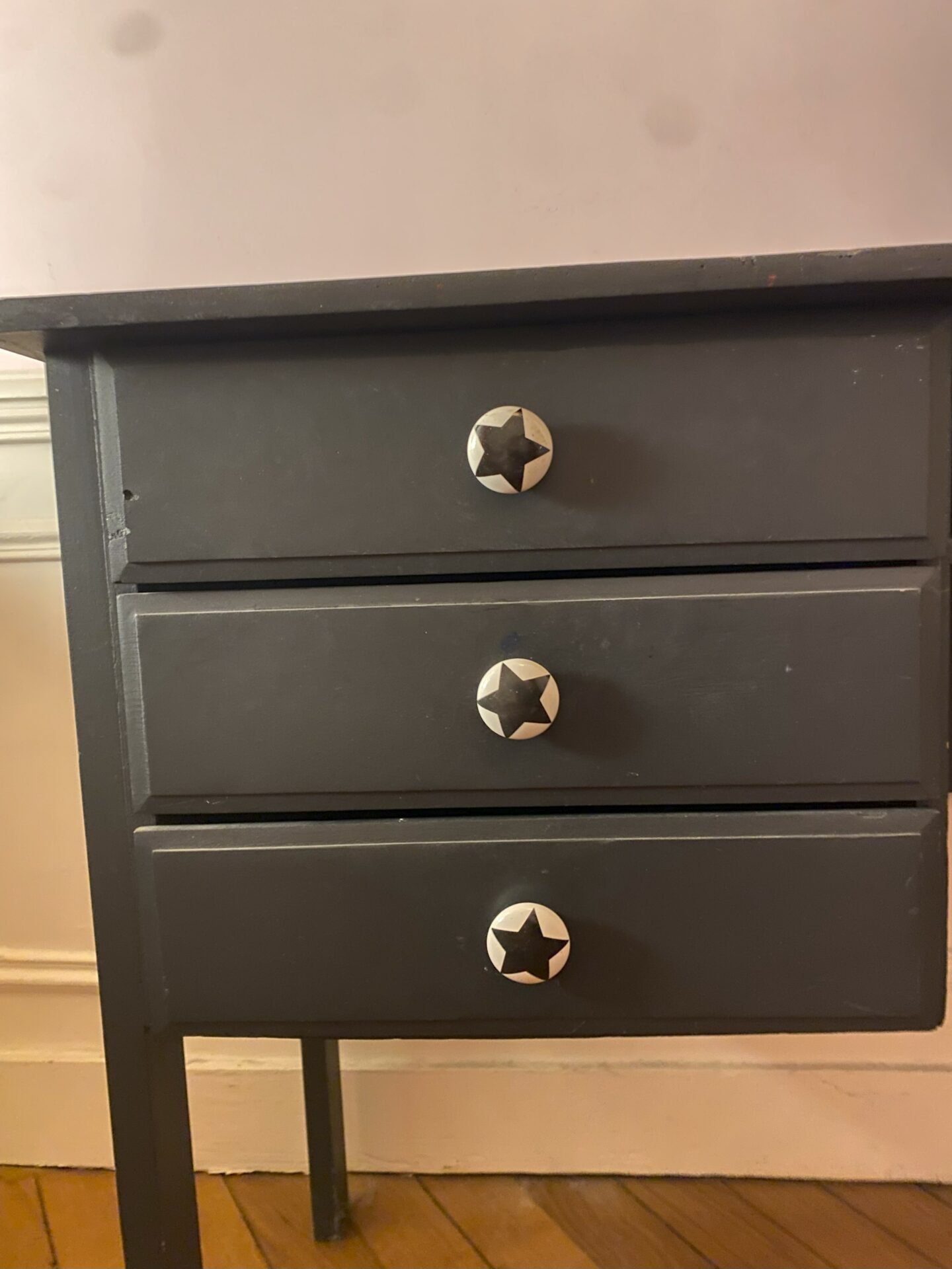 Bureau d’écolier vintage noir – 3 tiroirs – Image 3