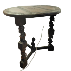 Table d'appoint en bois sculptée
