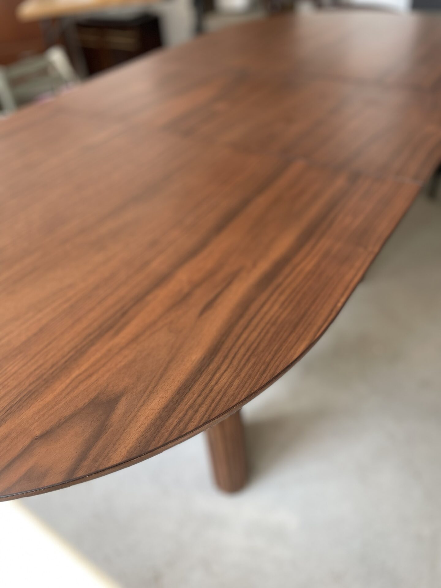 Table à manger extensible ADRIANO 4-8 personnes en placage noyer – Image 4