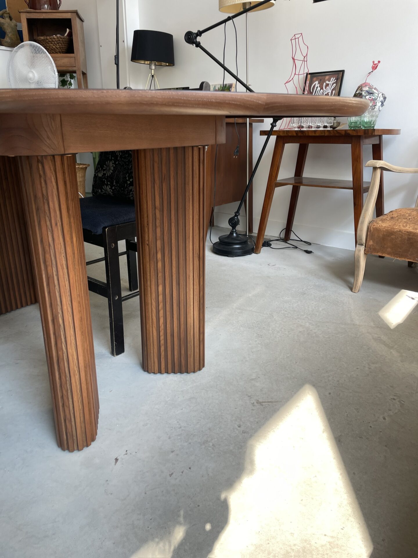 Table à manger extensible ADRIANO 4-8 personnes en placage noyer – Image 5