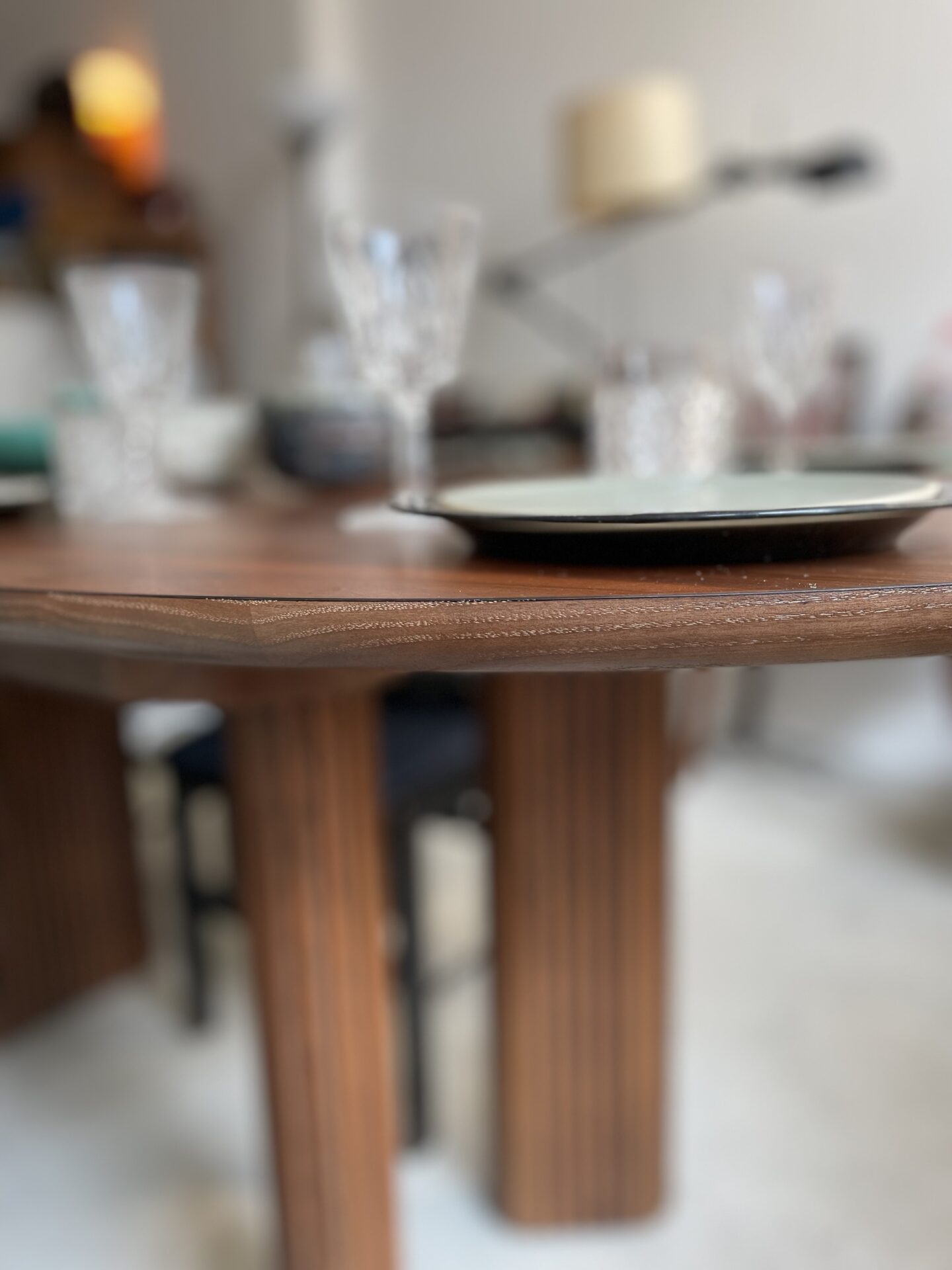 Table à manger extensible ADRIANO 4-8 personnes en placage noyer – Image 12