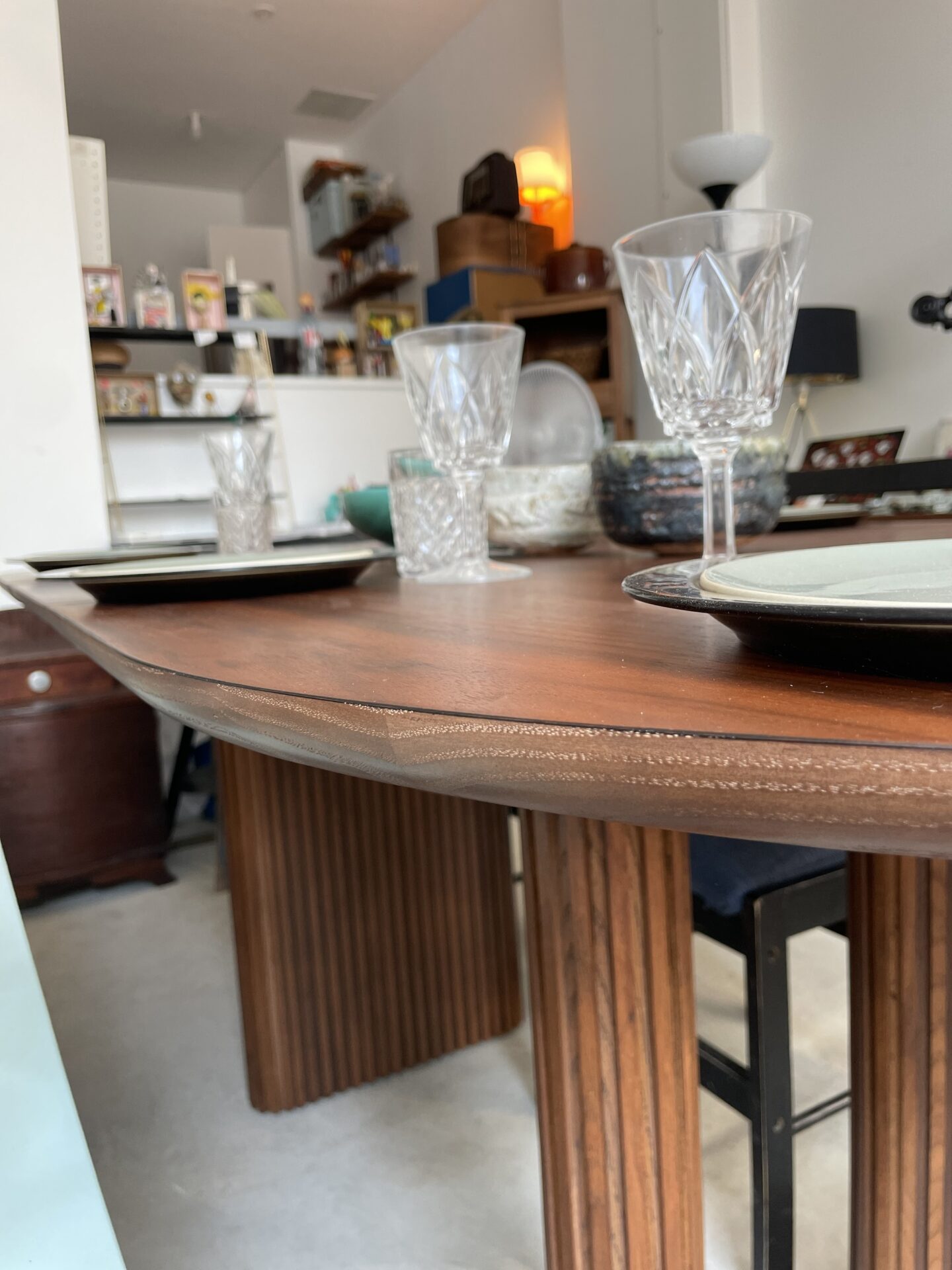 Table à manger extensible ADRIANO 4-8 personnes en placage noyer – Image 13