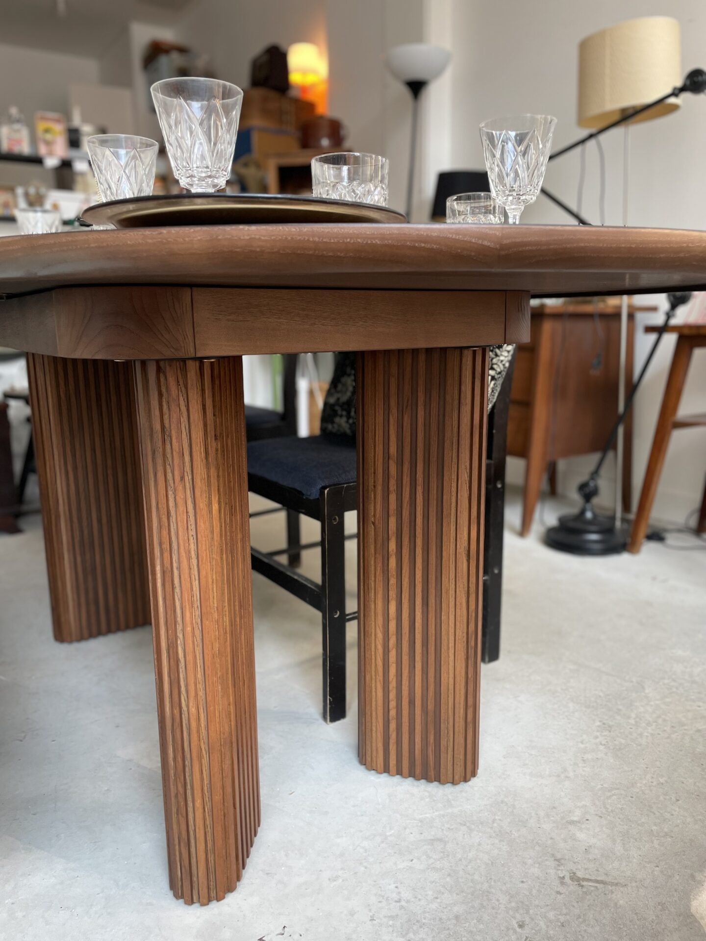 Table à manger extensible ADRIANO 4-8 personnes en placage noyer – Image 14