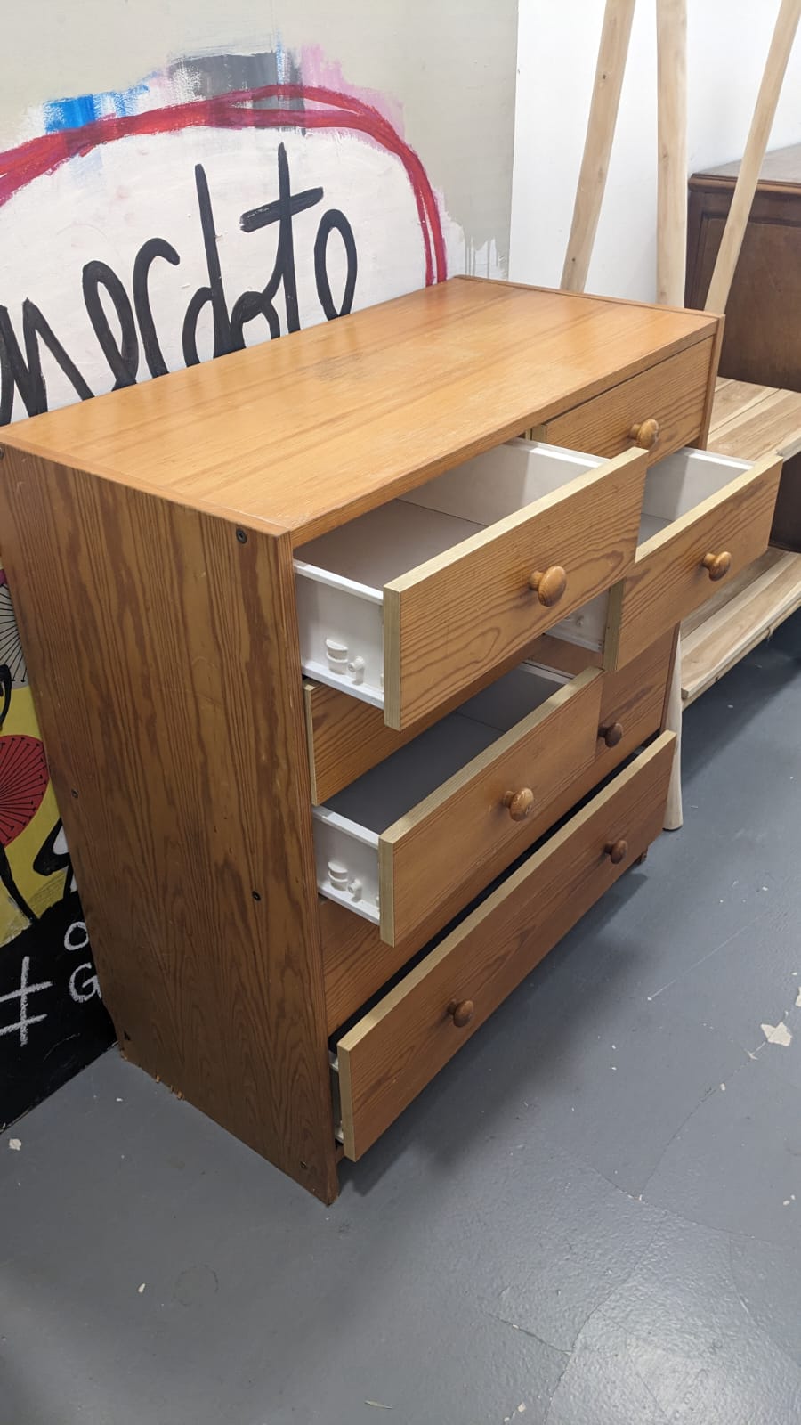 Commode 8 tiroirs en pin – Image 6