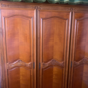 Armoire / penderie en noyer
