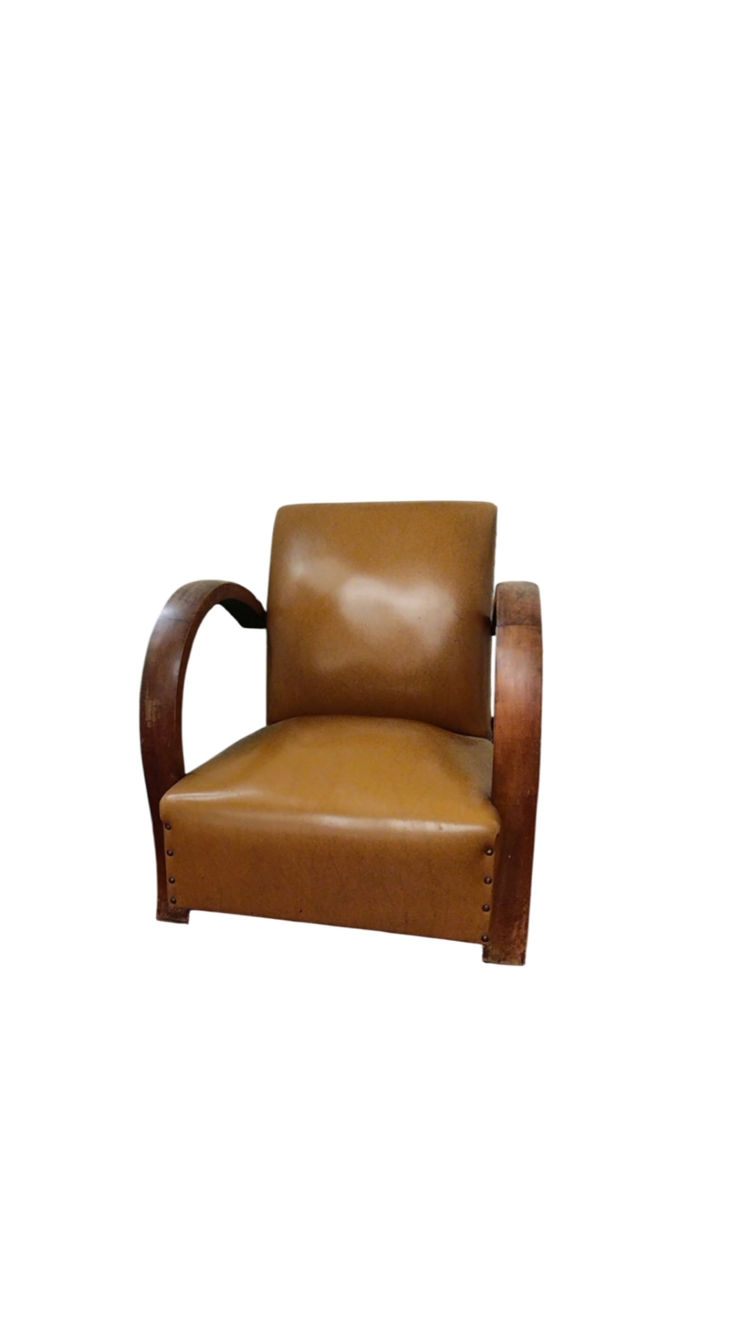 Fauteuil « club » en Skaï, accoudoirs bois