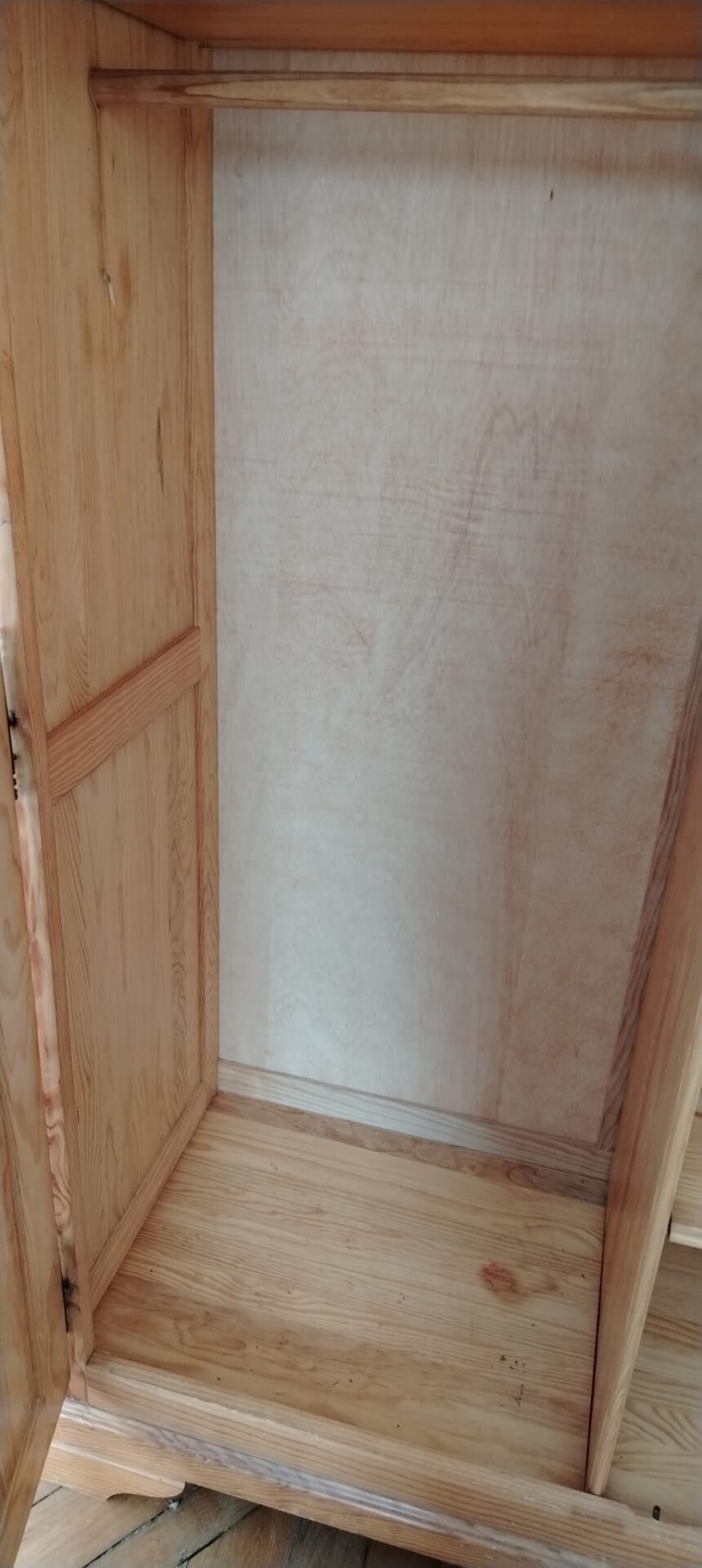 Armoire ancienne en pin – Image 6