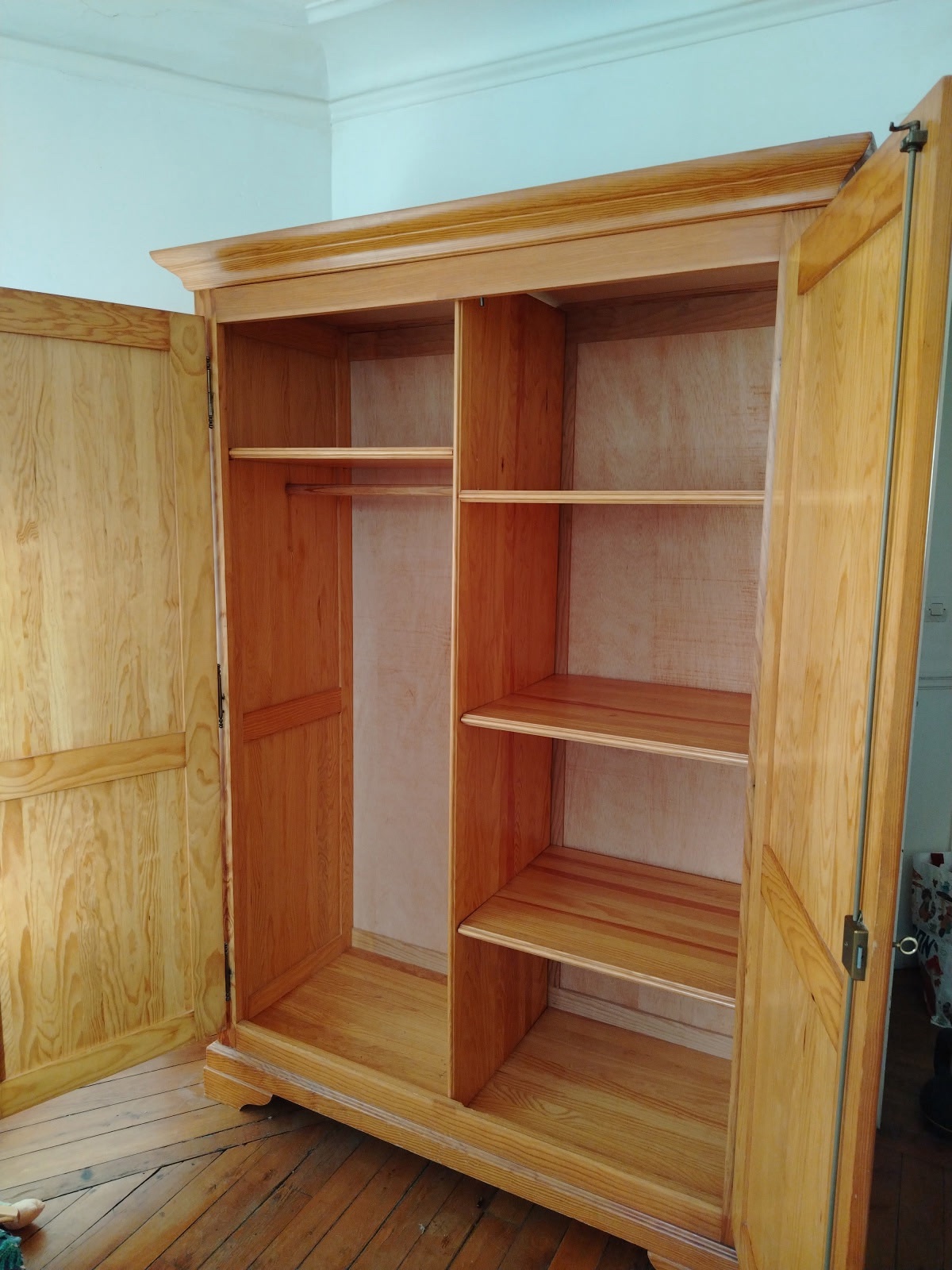 Armoire ancienne en pin – Image 3