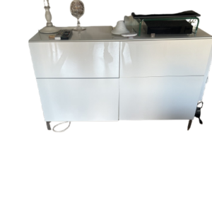 Buffet bas Habitat 2 tiroirs 2 portes – laqué blanc brillant