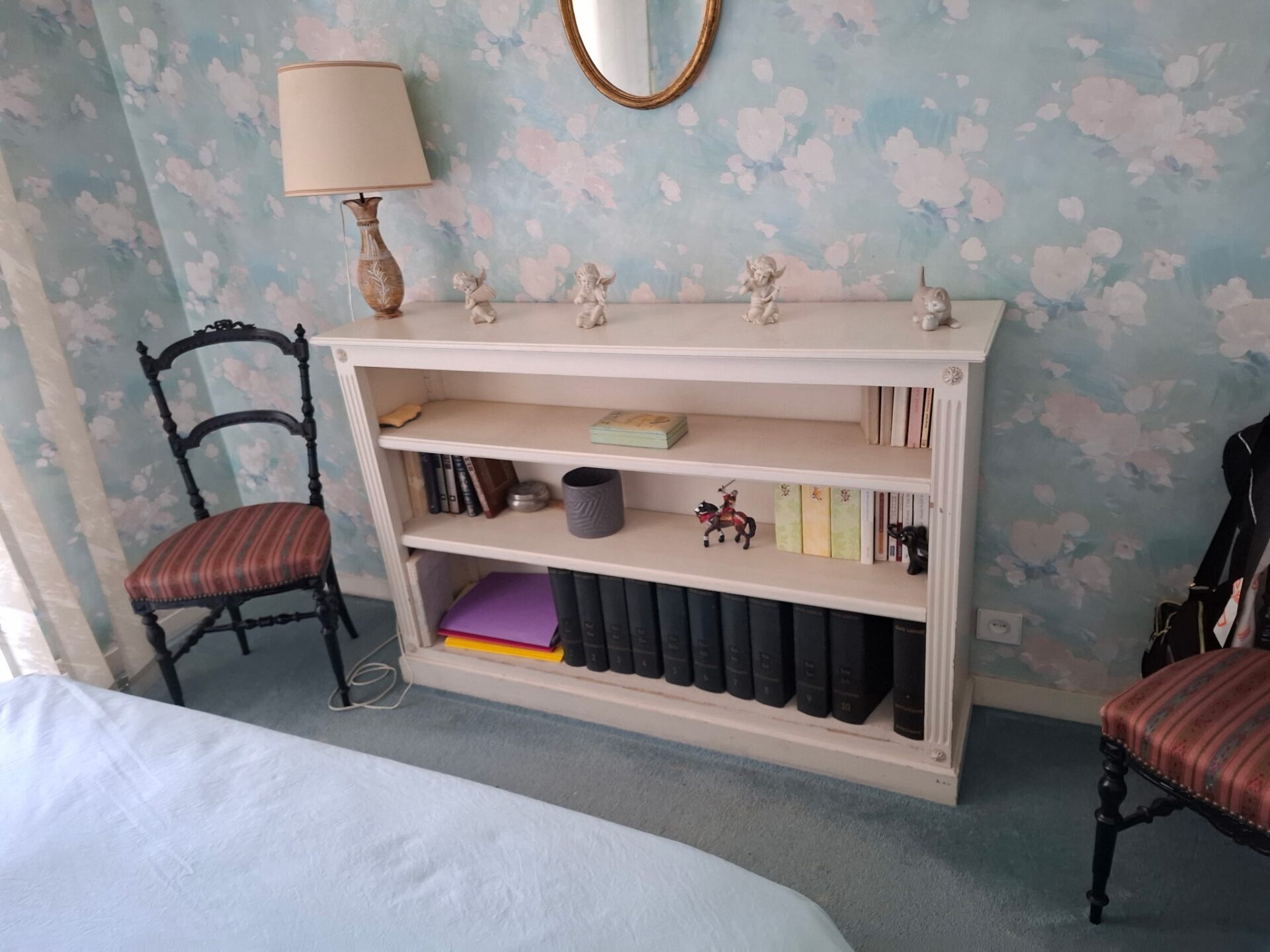 Étagère basse en bois blanc cassé/creme – Image 2