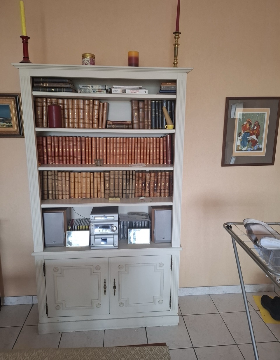 Étagère haute en bois blanc cassé/creme – Image 2