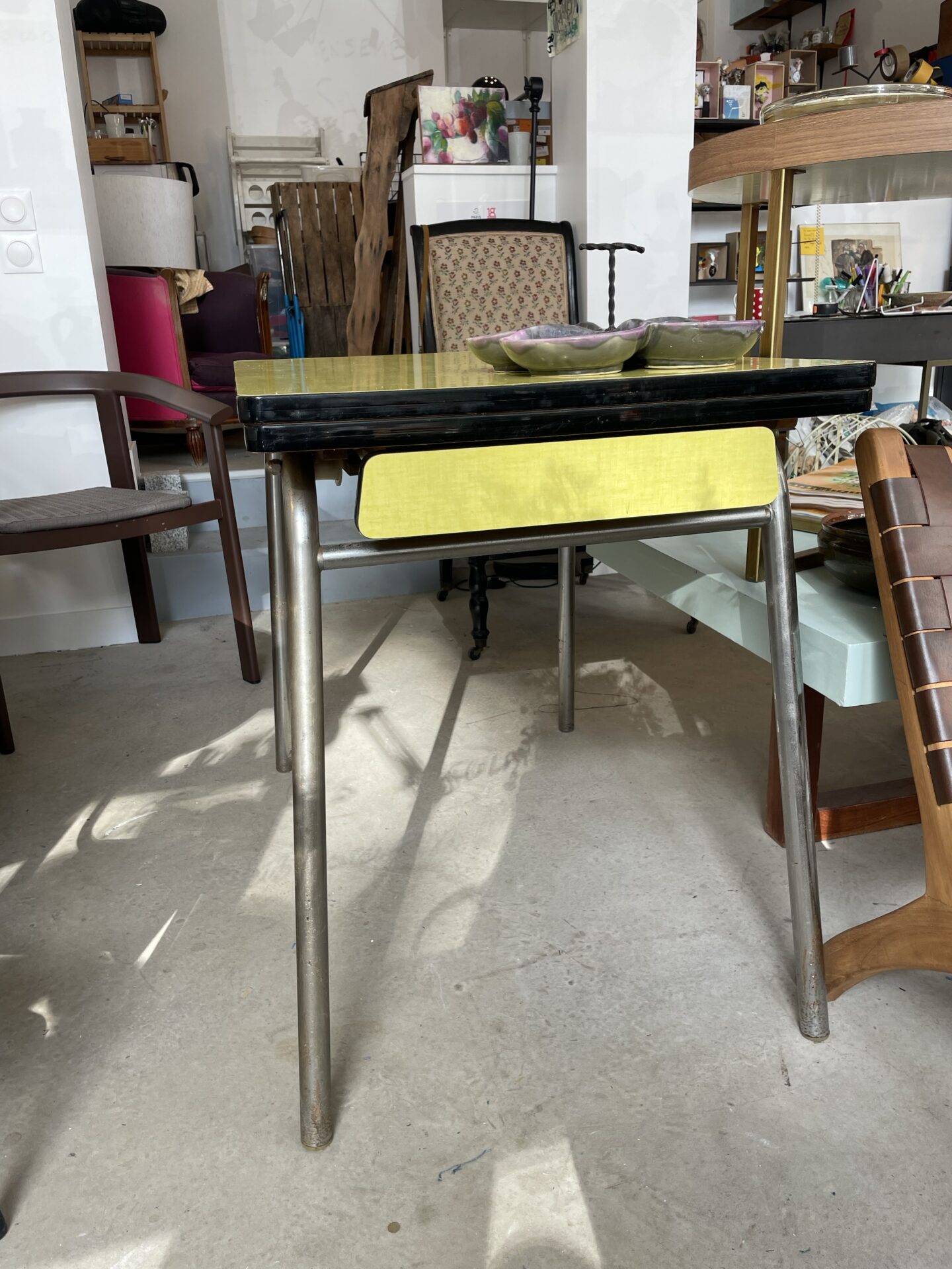 Table Formica jaune et 2 rallonges – Image 6